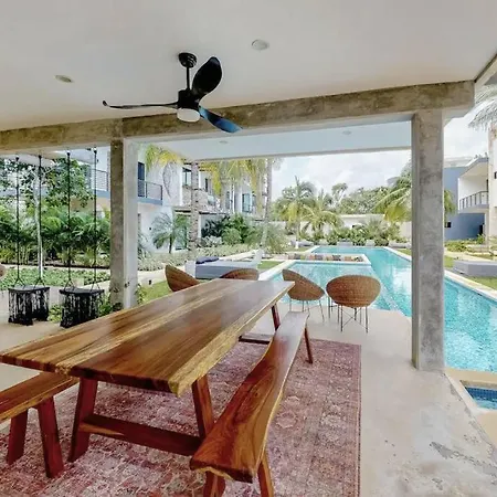 Contemporary Poolside Condo, Wi-Fi - Paraiso Kaanal 101