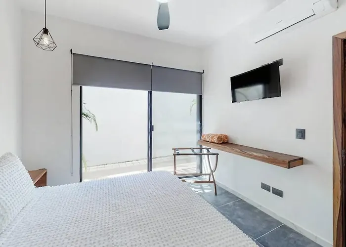 Contemporary Poolside Condo, Wi-fi - Paraiso Kaanal 101 Tulum