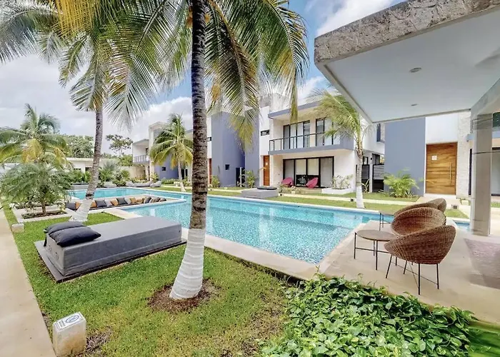 Contemporary Poolside Condo, Wi-fi - Paraiso Kaanal 101 Apartment