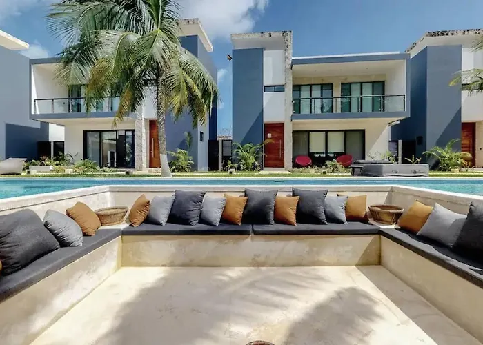 Apartment Contemporary Poolside Condo, Wi-fi - Paraiso Kaanal 101 *