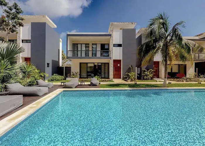 Contemporary Poolside Condo, Wi-fi - Paraiso Kaanal 101 *