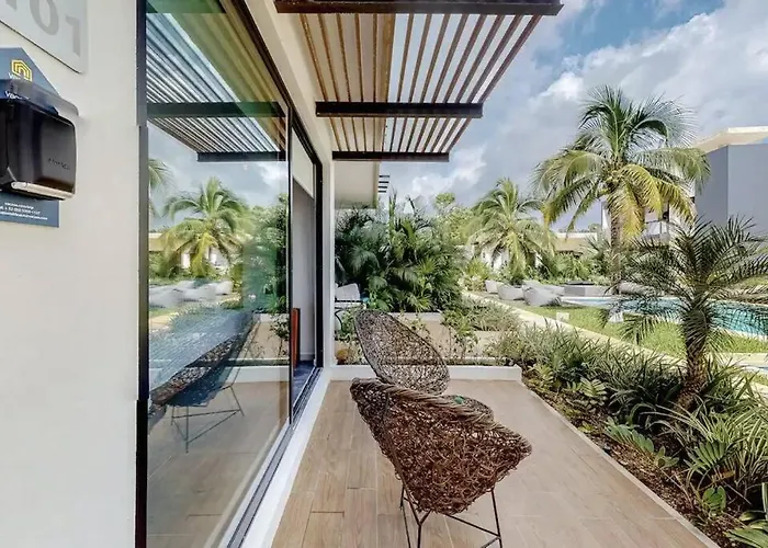 Contemporary Poolside Condo, Wi-fi - Paraiso Kaanal 101 *
